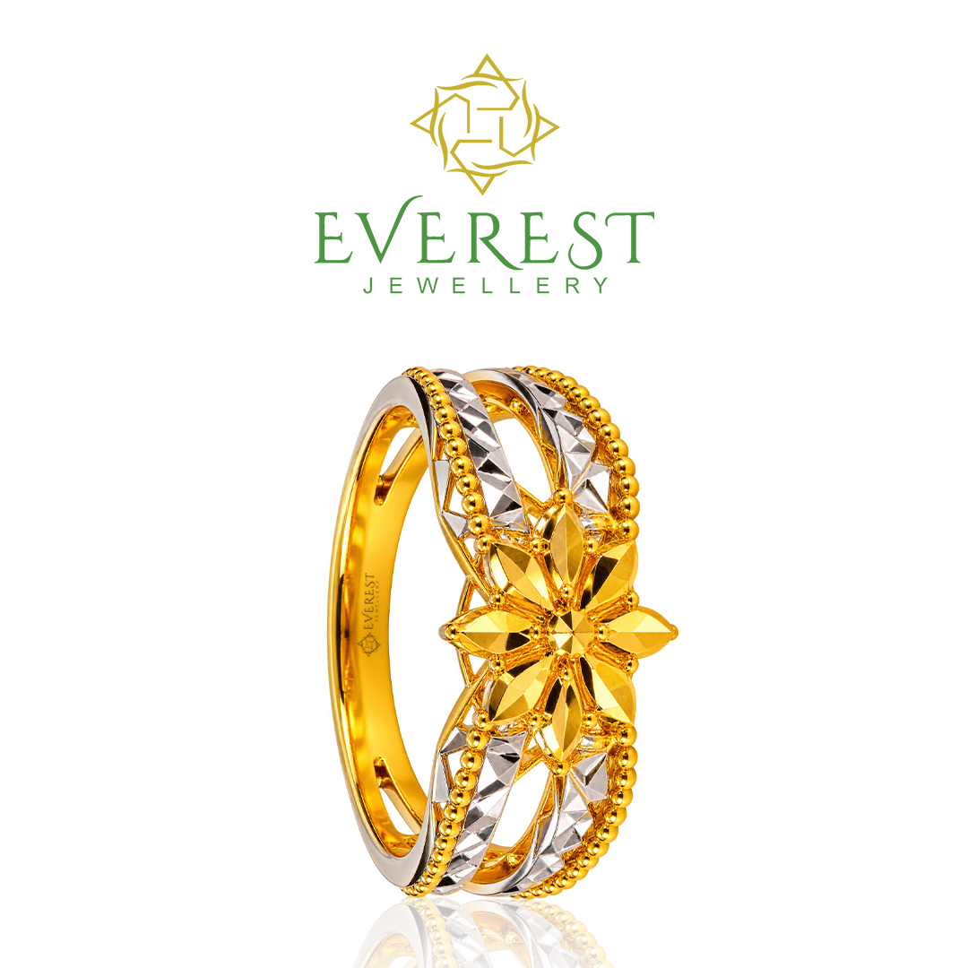 916 Yellow Gold 2C Starbust Floral Ring